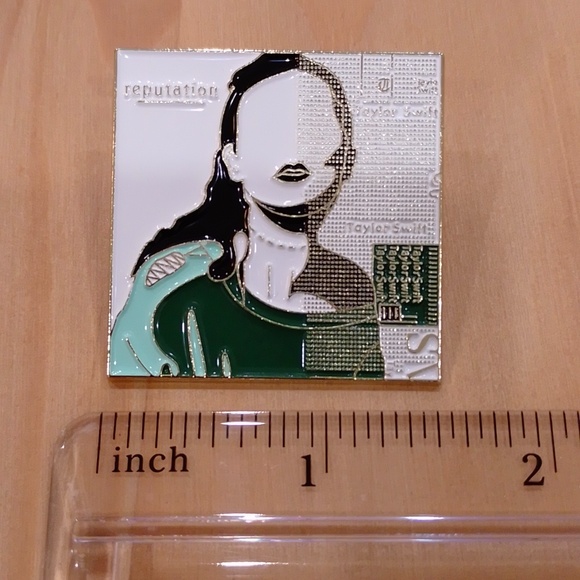 🆕 Taylor Swift Reputation Enamel Pin Brooch - Picture 9 of 9
